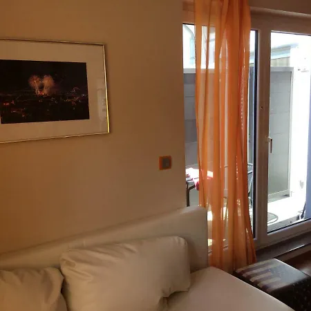 Leon Apartment Bonn